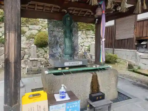 願成寺の手水舎