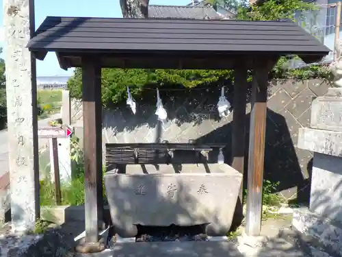 飯縄神社 里宮（皇足穂命神社）の手水舎