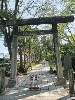 越ヶ谷久伊豆神社の{uncategorized: "未分類", other: "その他", undefined: "問題あり", building: "その他建物", grave: "お墓", sacred_gate: "鳥居", guardian: "狛犬", statue: "像", buddha: "仏像", history: "歴史", nature: "自然", garden: "庭園", animal: "動物", pagoda: "塔", temizu: "手水舎", mountain_gate: "山門・神門", sanctuary: "本殿・本堂", subordinate: "末社・摂社", art: "芸術", scenery: "景色", jizo: "地蔵", ema: "絵馬", goshuin: "御朱印", omikuji: "おみくじ", items: "授与品その他", amulet: "お守り", goshuincho: "御朱印帳", eats: "食事", festival: "お祭り", votive_dance: "神楽", shichigosan: "七五三参", wedding: "結婚式", experience: "体験その他", initially: "初詣", around: "周辺", anti_infection: "感染症対策"}