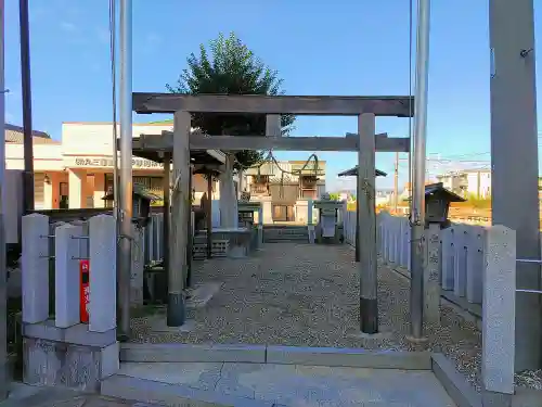 駅前神社の鳥居