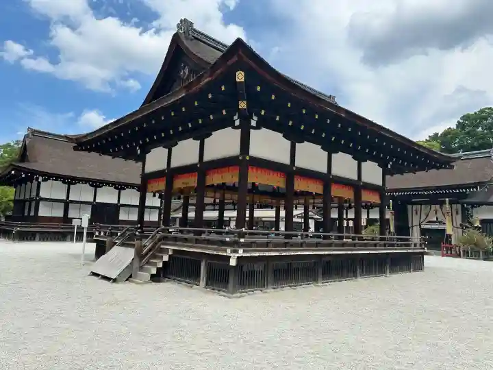 賀茂御祖神社(下鴨神社)の{uncategorized: "未分類", other: "その他", undefined: "問題あり", building: "その他建物", grave: "お墓", sacred_gate: "鳥居", guardian: "狛犬", statue: "像", buddha: "仏像", history: "歴史", nature: "自然", garden: "庭園", animal: "動物", pagoda: "塔", temizu: "手水舎", mountain_gate: "山門・神門", sanctuary: "本殿・本堂", subordinate: "末社・摂社", art: "芸術", scenery: "景色", jizo: "地蔵", ema: "絵馬", goshuin: "御朱印", omikuji: "おみくじ", items: "授与品その他", amulet: "お守り", goshuincho: "御朱印帳", eats: "食事", festival: "お祭り", votive_dance: "神楽", shichigosan: "七五三参", wedding: "結婚式", experience: "体験その他", initially: "初詣", around: "周辺", anti_infection: "感染症対策"}