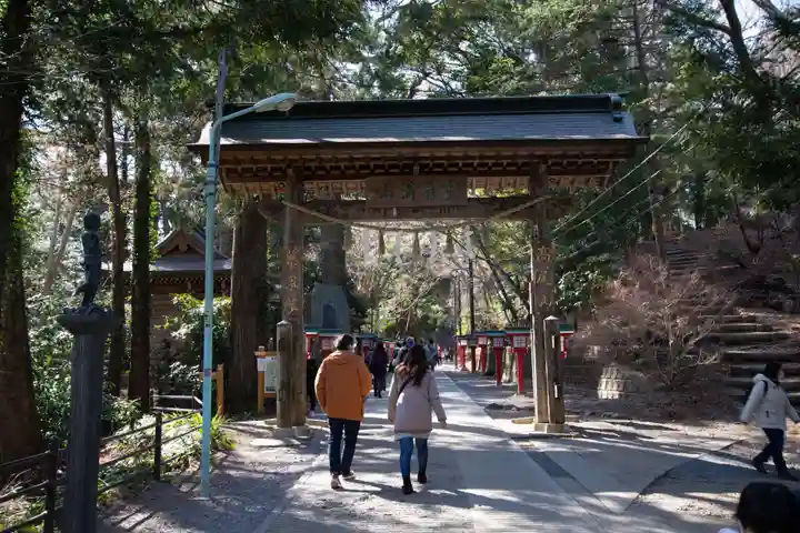 高尾山薬王院の山門・神門