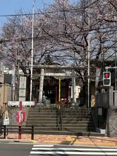 浅草富士浅間神社の{uncategorized: "未分類", other: "その他", undefined: "問題あり", building: "その他建物", grave: "お墓", sacred_gate: "鳥居", guardian: "狛犬", statue: "像", buddha: "仏像", history: "歴史", nature: "自然", garden: "庭園", animal: "動物", pagoda: "塔", temizu: "手水舎", mountain_gate: "山門・神門", sanctuary: "本殿・本堂", subordinate: "末社・摂社", art: "芸術", scenery: "景色", jizo: "地蔵", ema: "絵馬", goshuin: "御朱印", omikuji: "おみくじ", items: "授与品その他", amulet: "お守り", goshuincho: "御朱印帳", eats: "食事", festival: "お祭り", votive_dance: "神楽", shichigosan: "七五三参", wedding: "結婚式", experience: "体験その他", initially: "初詣", around: "周辺", anti_infection: "感染症対策"}