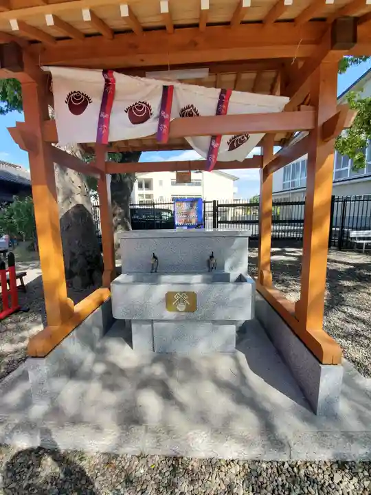 於菊稲荷神社の手水舎