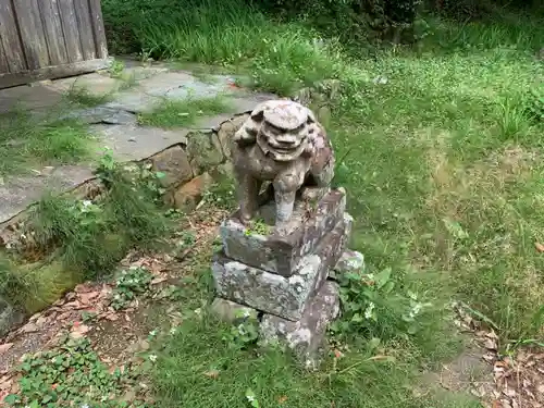 八幡神社の狛犬