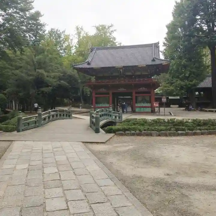 根津神社の山門・神門