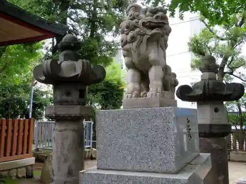 秋葉神社の狛犬