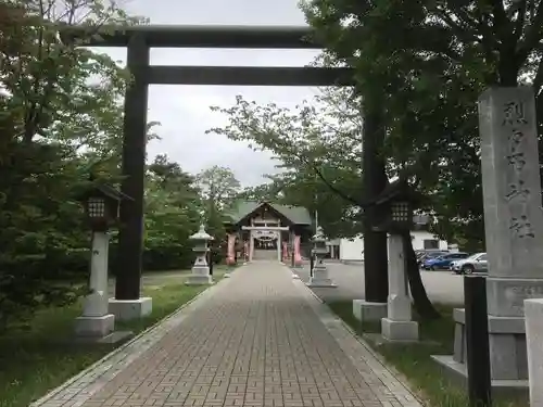 烈々布神社の鳥居