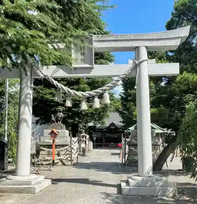草加神社の鳥居