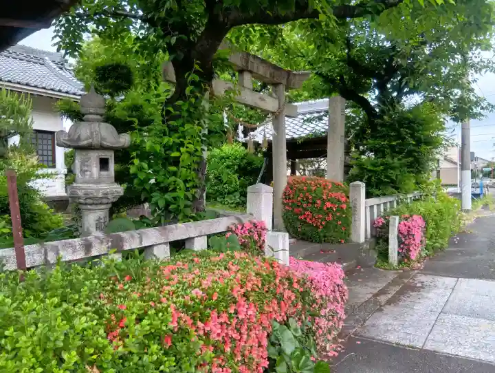 片田神社の{uncategorized: "未分類", other: "その他", undefined: "問題あり", building: "その他建物", grave: "お墓", sacred_gate: "鳥居", guardian: "狛犬", statue: "像", buddha: "仏像", history: "歴史", nature: "自然", garden: "庭園", animal: "動物", pagoda: "塔", temizu: "手水舎", mountain_gate: "山門・神門", sanctuary: "本殿・本堂", subordinate: "末社・摂社", art: "芸術", scenery: "景色", jizo: "地蔵", ema: "絵馬", goshuin: "御朱印", omikuji: "おみくじ", items: "授与品その他", amulet: "お守り", goshuincho: "御朱印帳", eats: "食事", festival: "お祭り", votive_dance: "神楽", shichigosan: "七五三参", wedding: "結婚式", experience: "体験その他", initially: "初詣", around: "周辺", anti_infection: "感染症対策"}