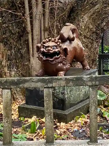 海南神社の狛犬