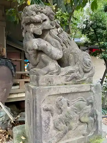 稲荷鬼王神社の狛犬