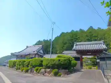 陽徳禅寺の{uncategorized: "未分類", other: "その他", undefined: "問題あり", building: "その他建物", grave: "お墓", sacred_gate: "鳥居", guardian: "狛犬", statue: "像", buddha: "仏像", history: "歴史", nature: "自然", garden: "庭園", animal: "動物", pagoda: "塔", temizu: "手水舎", mountain_gate: "山門・神門", sanctuary: "本殿・本堂", subordinate: "末社・摂社", art: "芸術", scenery: "景色", jizo: "地蔵", ema: "絵馬", goshuin: "御朱印", omikuji: "おみくじ", items: "授与品その他", amulet: "お守り", goshuincho: "御朱印帳", eats: "食事", festival: "お祭り", votive_dance: "神楽", shichigosan: "七五三参", wedding: "結婚式", experience: "体験その他", initially: "初詣", around: "周辺", anti_infection: "感染症対策"}