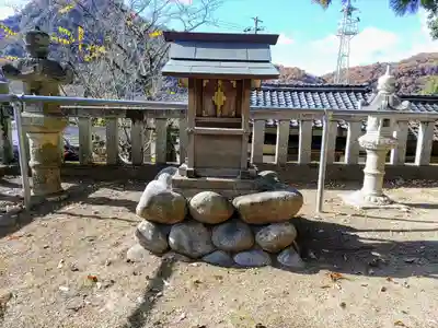 栗栖神社の末社・摂社