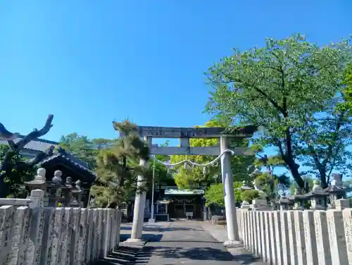 天神神社（柳津天神神社）の{uncategorized: "未分類", other: "その他", undefined: "問題あり", building: "その他建物", grave: "お墓", sacred_gate: "鳥居", guardian: "狛犬", statue: "像", buddha: "仏像", history: "歴史", nature: "自然", garden: "庭園", animal: "動物", pagoda: "塔", temizu: "手水舎", mountain_gate: "山門・神門", sanctuary: "本殿・本堂", subordinate: "末社・摂社", art: "芸術", scenery: "景色", jizo: "地蔵", ema: "絵馬", goshuin: "御朱印", omikuji: "おみくじ", items: "授与品その他", amulet: "お守り", goshuincho: "御朱印帳", eats: "食事", festival: "お祭り", votive_dance: "神楽", shichigosan: "七五三参", wedding: "結婚式", experience: "体験その他", initially: "初詣", around: "周辺", anti_infection: "感染症対策"}