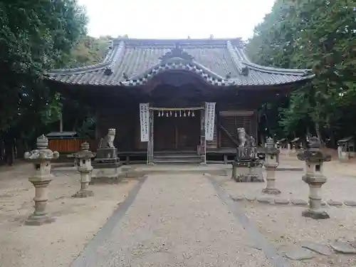 大岡白山神社の本殿・本堂