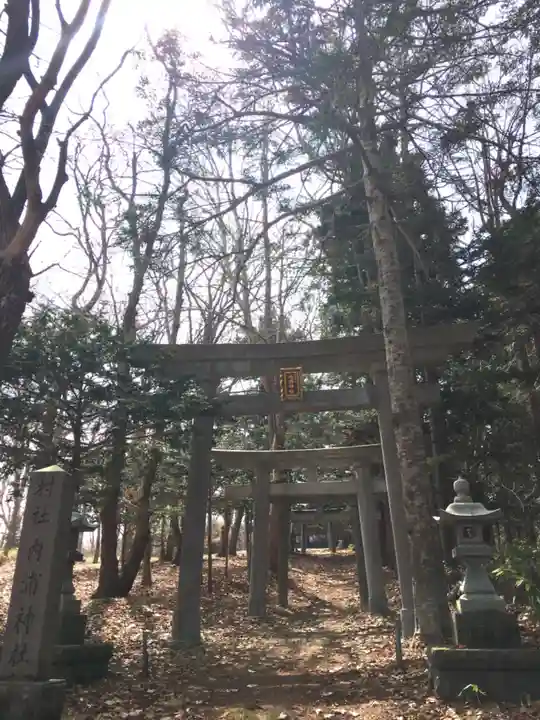 権現山内浦神社の鳥居