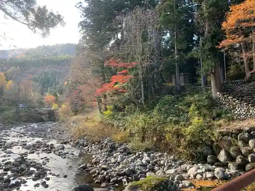 白山中居神社の周辺