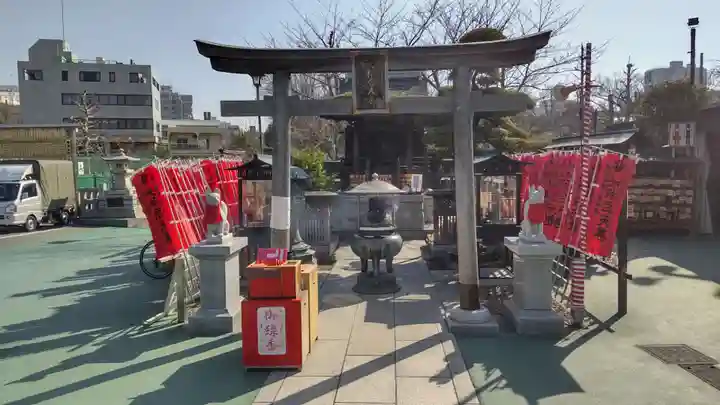 成田山深川不動堂(新勝寺東京別院)の鳥居