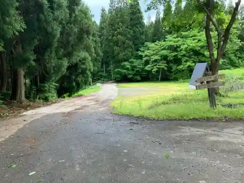 郡殿の池弁財天社(新潟県)