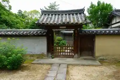 西大寺の山門・神門