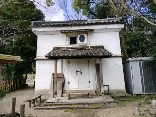 梨木神社の{uncategorized: "未分類", other: "その他", undefined: "問題あり", building: "その他建物", grave: "お墓", sacred_gate: "鳥居", guardian: "狛犬", statue: "像", buddha: "仏像", history: "歴史", nature: "自然", garden: "庭園", animal: "動物", pagoda: "塔", temizu: "手水舎", mountain_gate: "山門・神門", sanctuary: "本殿・本堂", subordinate: "末社・摂社", art: "芸術", scenery: "景色", jizo: "地蔵", ema: "絵馬", goshuin: "御朱印", omikuji: "おみくじ", items: "授与品その他", amulet: "お守り", goshuincho: "御朱印帳", eats: "食事", festival: "お祭り", votive_dance: "神楽", shichigosan: "七五三参", wedding: "結婚式", experience: "体験その他", initially: "初詣", around: "周辺", anti_infection: "感染症対策"}