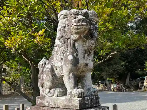 賀久留神社の狛犬