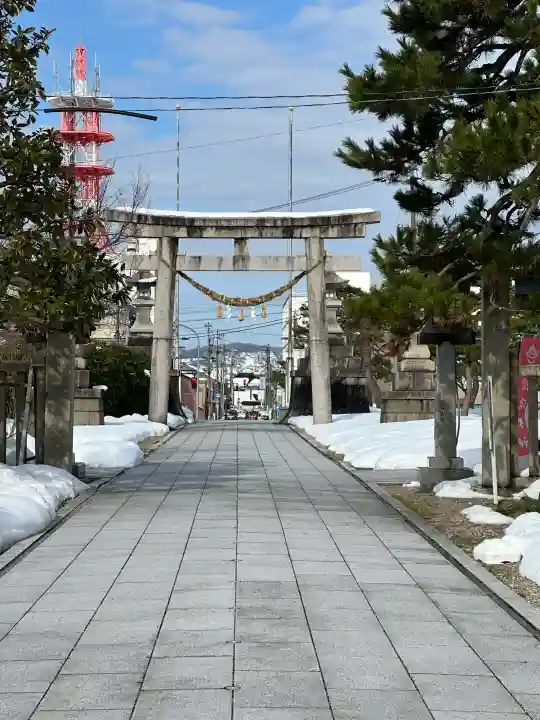 高岡関野神社の{uncategorized: "未分類", other: "その他", undefined: "問題あり", building: "その他建物", grave: "お墓", sacred_gate: "鳥居", guardian: "狛犬", statue: "像", buddha: "仏像", history: "歴史", nature: "自然", garden: "庭園", animal: "動物", pagoda: "塔", temizu: "手水舎", mountain_gate: "山門・神門", sanctuary: "本殿・本堂", subordinate: "末社・摂社", art: "芸術", scenery: "景色", jizo: "地蔵", ema: "絵馬", goshuin: "御朱印", omikuji: "おみくじ", items: "授与品その他", amulet: "お守り", goshuincho: "御朱印帳", eats: "食事", festival: "お祭り", votive_dance: "神楽", shichigosan: "七五三参", wedding: "結婚式", experience: "体験その他", initially: "初詣", around: "周辺", anti_infection: "感染症対策"}