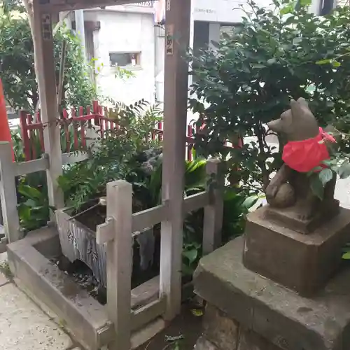 稲荷神社の手水舎