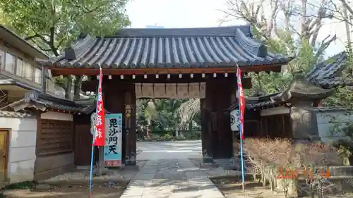 品川寺の山門