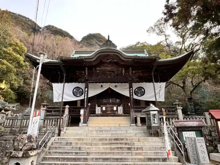 長尾寺の{uncategorized: "未分類", other: "その他", undefined: "問題あり", building: "その他建物", grave: "お墓", sacred_gate: "鳥居", guardian: "狛犬", statue: "像", buddha: "仏像", history: "歴史", nature: "自然", garden: "庭園", animal: "動物", pagoda: "塔", temizu: "手水舎", mountain_gate: "山門・神門", sanctuary: "本殿・本堂", subordinate: "末社・摂社", art: "芸術", scenery: "景色", jizo: "地蔵", ema: "絵馬", goshuin: "御朱印", omikuji: "おみくじ", items: "授与品その他", amulet: "お守り", goshuincho: "御朱印帳", eats: "食事", festival: "お祭り", votive_dance: "神楽", shichigosan: "七五三参", wedding: "結婚式", experience: "体験その他", initially: "初詣", around: "周辺", anti_infection: "感染症対策"}