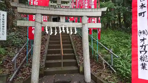 春日部稲荷神社の鳥居