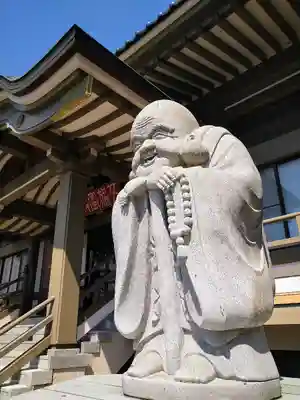竜泉院の像
