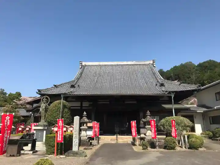 渭信寺の本殿・本堂