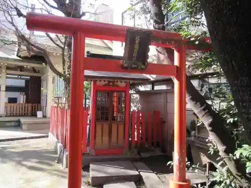 銀杏岡八幡神社の末社・摂社