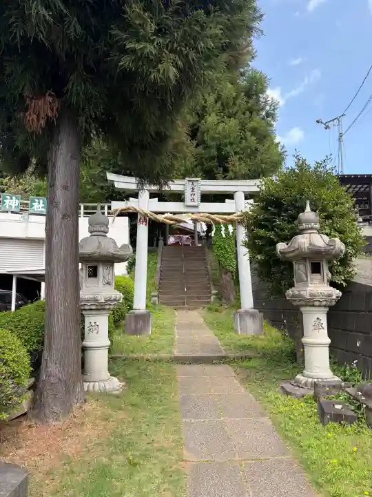 九重神社の{uncategorized: "未分類", other: "その他", undefined: "問題あり", building: "その他建物", grave: "お墓", sacred_gate: "鳥居", guardian: "狛犬", statue: "像", buddha: "仏像", history: "歴史", nature: "自然", garden: "庭園", animal: "動物", pagoda: "塔", temizu: "手水舎", mountain_gate: "山門・神門", sanctuary: "本殿・本堂", subordinate: "末社・摂社", art: "芸術", scenery: "景色", jizo: "地蔵", ema: "絵馬", goshuin: "御朱印", omikuji: "おみくじ", items: "授与品その他", amulet: "お守り", goshuincho: "御朱印帳", eats: "食事", festival: "お祭り", votive_dance: "神楽", shichigosan: "七五三参", wedding: "結婚式", experience: "体験その他", initially: "初詣", around: "周辺", anti_infection: "感染症対策"}