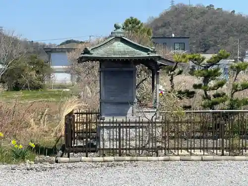 大谷吉継の首塚地蔵の{uncategorized: "未分類", other: "その他", undefined: "問題あり", building: "その他建物", grave: "お墓", sacred_gate: "鳥居", guardian: "狛犬", statue: "像", buddha: "仏像", history: "歴史", nature: "自然", garden: "庭園", animal: "動物", pagoda: "塔", temizu: "手水舎", mountain_gate: "山門・神門", sanctuary: "本殿・本堂", subordinate: "末社・摂社", art: "芸術", scenery: "景色", jizo: "地蔵", ema: "絵馬", goshuin: "御朱印", omikuji: "おみくじ", items: "授与品その他", amulet: "お守り", goshuincho: "御朱印帳", eats: "食事", festival: "お祭り", votive_dance: "神楽", shichigosan: "七五三参", wedding: "結婚式", experience: "体験その他", initially: "初詣", around: "周辺", anti_infection: "感染症対策"}