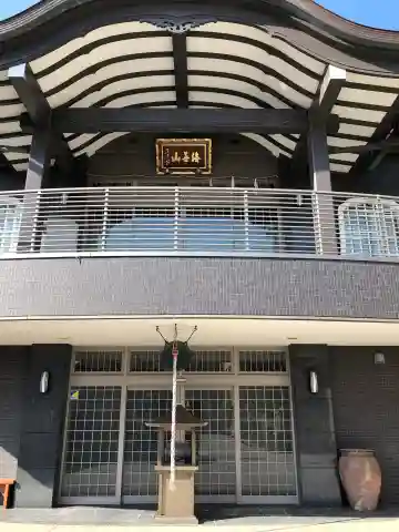 行法寺の本殿・本堂