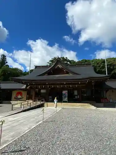 砥鹿神社（里宮）の{uncategorized: "未分類", other: "その他", undefined: "問題あり", building: "その他建物", grave: "お墓", sacred_gate: "鳥居", guardian: "狛犬", statue: "像", buddha: "仏像", history: "歴史", nature: "自然", garden: "庭園", animal: "動物", pagoda: "塔", temizu: "手水舎", mountain_gate: "山門・神門", sanctuary: "本殿・本堂", subordinate: "末社・摂社", art: "芸術", scenery: "景色", jizo: "地蔵", ema: "絵馬", goshuin: "御朱印", omikuji: "おみくじ", items: "授与品その他", amulet: "お守り", goshuincho: "御朱印帳", eats: "食事", festival: "お祭り", votive_dance: "神楽", shichigosan: "七五三参", wedding: "結婚式", experience: "体験その他", initially: "初詣", around: "周辺", anti_infection: "感染症対策"}