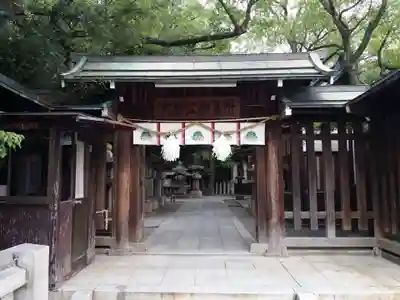 湊川神社の山門・神門