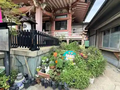 今戸神社の{uncategorized: "未分類", other: "その他", undefined: "問題あり", building: "その他建物", grave: "お墓", sacred_gate: "鳥居", guardian: "狛犬", statue: "像", buddha: "仏像", history: "歴史", nature: "自然", garden: "庭園", animal: "動物", pagoda: "塔", temizu: "手水舎", mountain_gate: "山門・神門", sanctuary: "本殿・本堂", subordinate: "末社・摂社", art: "芸術", scenery: "景色", jizo: "地蔵", ema: "絵馬", goshuin: "御朱印", omikuji: "おみくじ", items: "授与品その他", amulet: "お守り", goshuincho: "御朱印帳", eats: "食事", festival: "お祭り", votive_dance: "神楽", shichigosan: "七五三参", wedding: "結婚式", experience: "体験その他", initially: "初詣", around: "周辺", anti_infection: "感染症対策"}