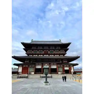 薬師寺の本殿・本堂