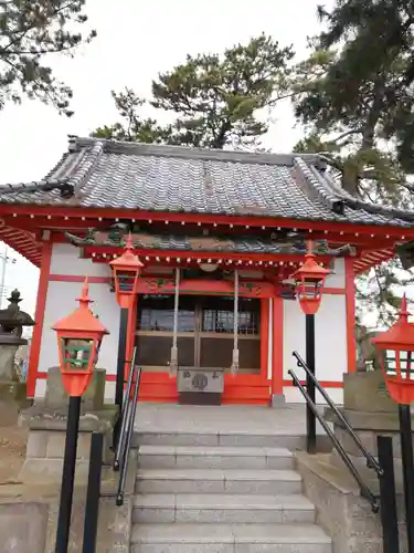 稲荷神社の本殿