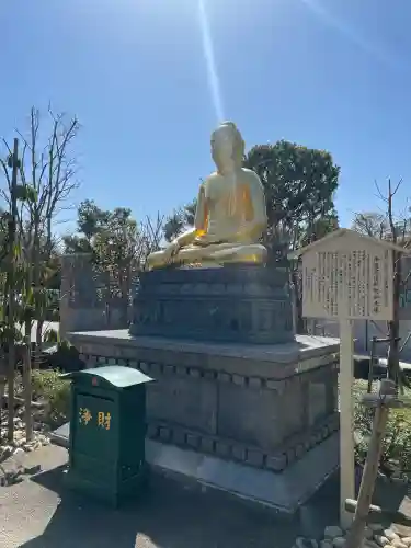 川崎大師（平間寺）の{uncategorized: "未分類", other: "その他", undefined: "問題あり", building: "その他建物", grave: "お墓", sacred_gate: "鳥居", guardian: "狛犬", statue: "像", buddha: "仏像", history: "歴史", nature: "自然", garden: "庭園", animal: "動物", pagoda: "塔", temizu: "手水舎", mountain_gate: "山門・神門", sanctuary: "本殿・本堂", subordinate: "末社・摂社", art: "芸術", scenery: "景色", jizo: "地蔵", ema: "絵馬", goshuin: "御朱印", omikuji: "おみくじ", items: "授与品その他", amulet: "お守り", goshuincho: "御朱印帳", eats: "食事", festival: "お祭り", votive_dance: "神楽", shichigosan: "七五三参", wedding: "結婚式", experience: "体験その他", initially: "初詣", around: "周辺", anti_infection: "感染症対策"}