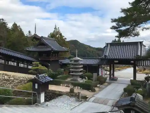 瑠璃光寺の建物その他