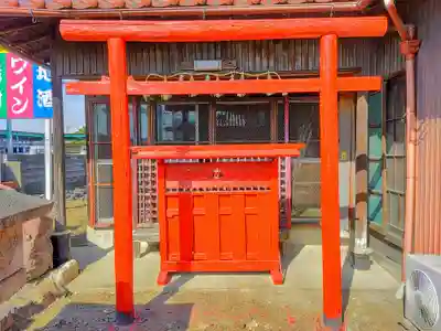 稲荷神社（神道照王教会）の鳥居