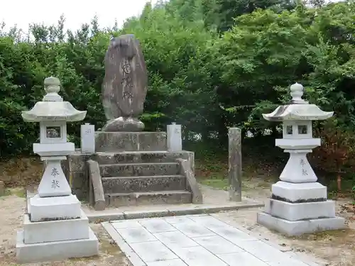 中山神社の建物その他