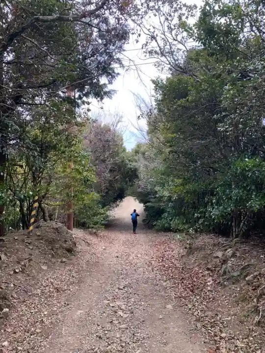 諭鶴羽神社の周辺