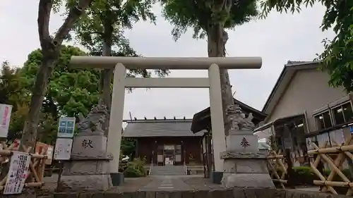 日々神社の鳥居