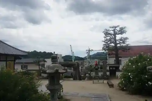 持光寺の庭園